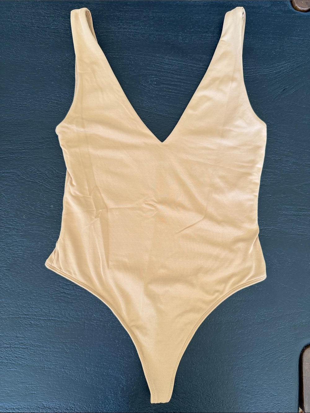 Aritzia Babaton TanContour Deep V-Neck One-Piece thong Bodysuit Small UEC